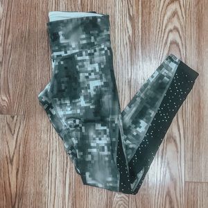 Women’s workout leggings
